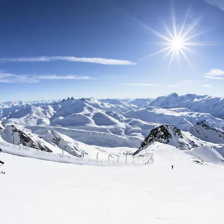 Alpet Ii - Spacieux,agreable, Superbe Vue Pistes Plein Sud, Parking. Mae-8104 * Montgenevre
